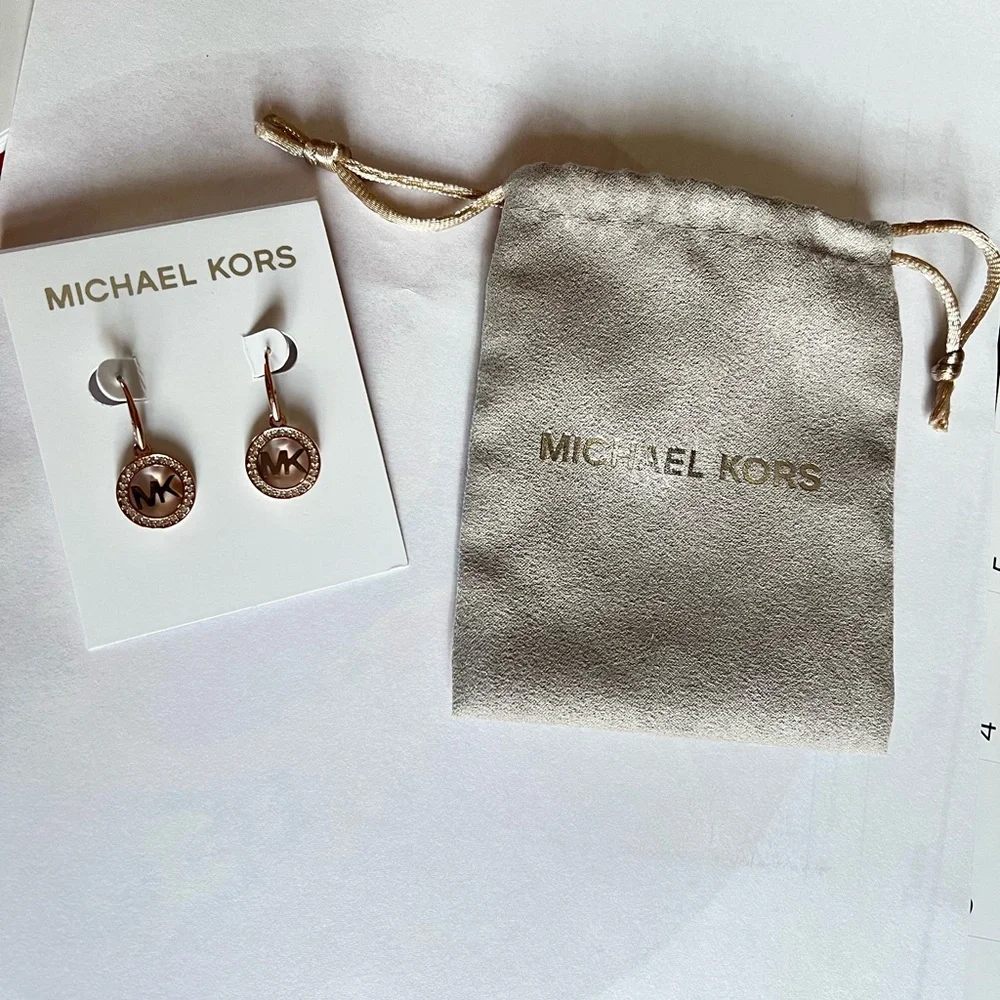 Michael Kors Rose Gold Circle Logo Earrings ✨brand new ✨ - Picture 5 of 7